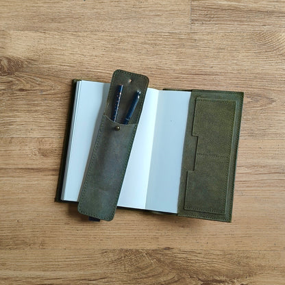 Copertina diario con porta penne